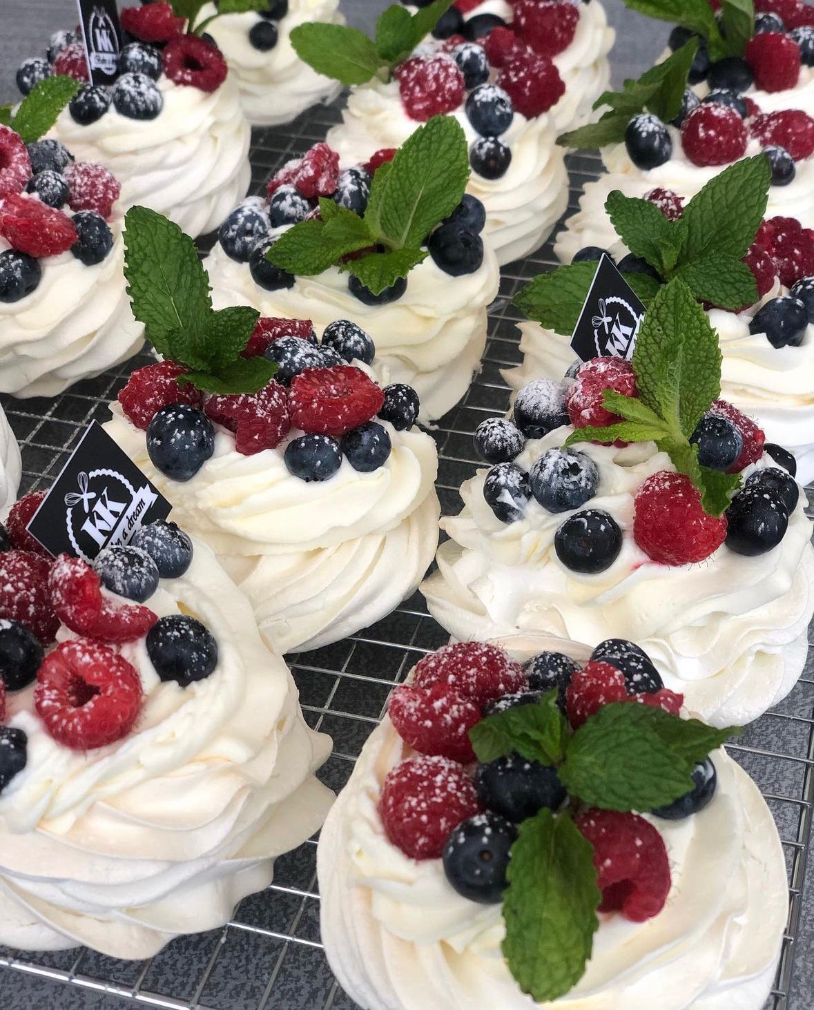 Pavlova Box